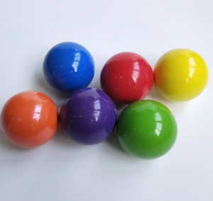 Bola de forma redonda de plástico com tamanho e cor personalizados